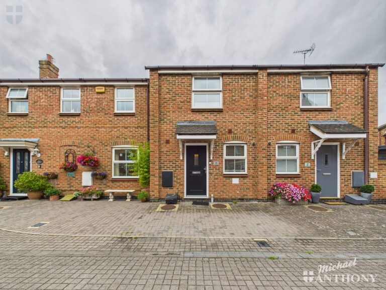 Crowell Mews, Aylesbury, Buckinghamshire Image