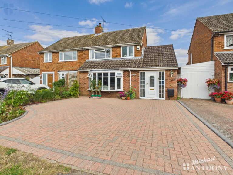Ingram Avenue, Aylesbury, Buckinghamshire Image