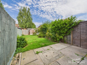 Edward Walk, Aylesbury