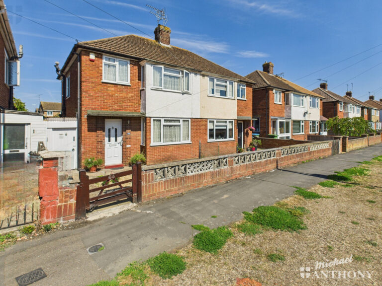 Weedon Road, Aylesbury, Buckinghamshire