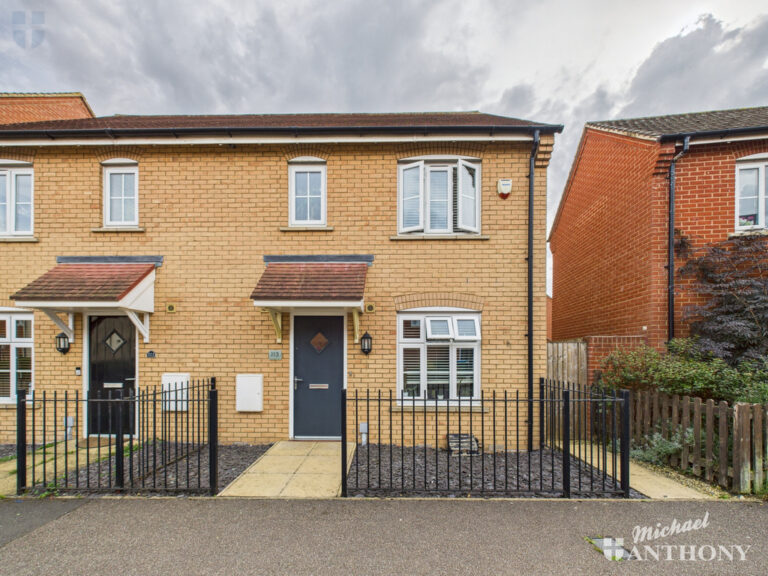 Prince Rupert Drive, Aylesbury, Buckinghamshire Image