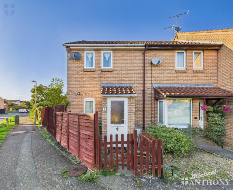Foster Close, Aylesbury Image