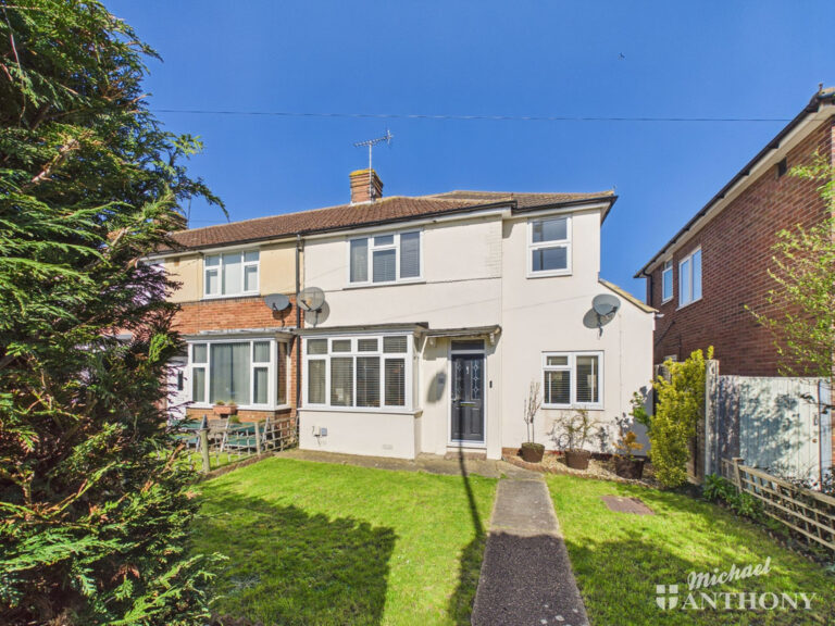 Weedon Road, Aylesbury Image