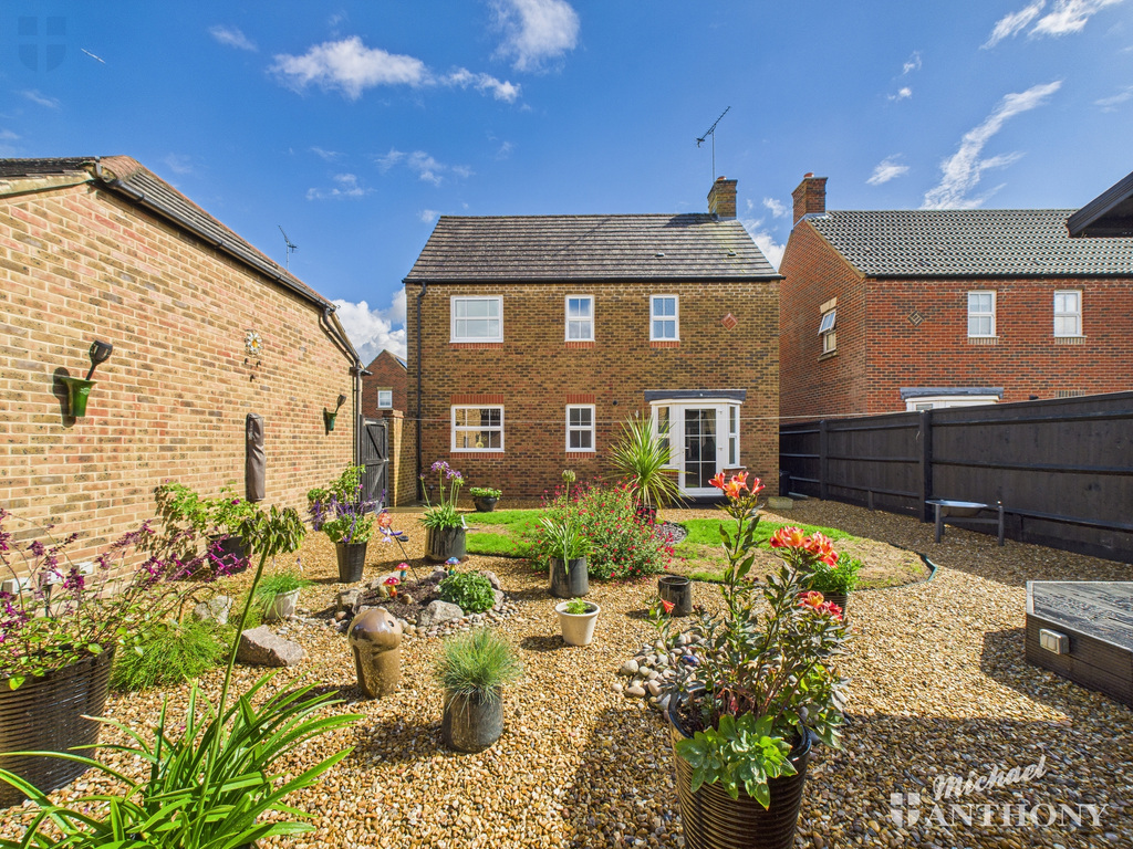 CAM03218G0-PR0768-ST