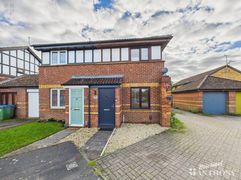 The Pastures, Aylesbury, Buckinghamshire Image