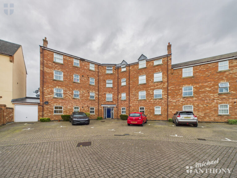 Crowell Mews, Aylesbury, Buckinghamshire Image