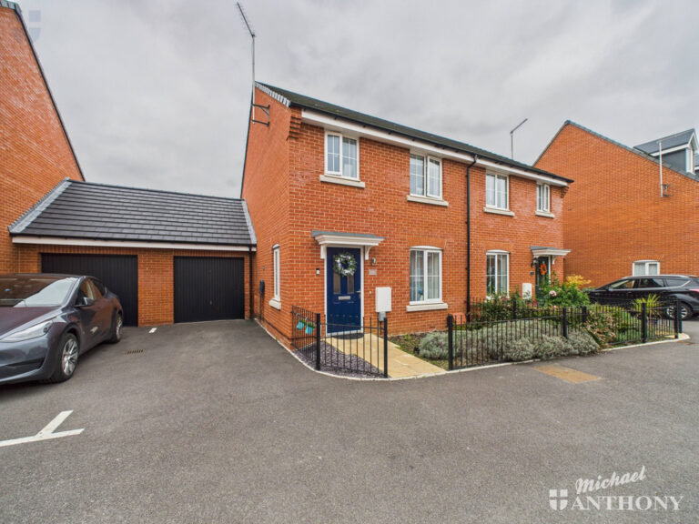 Keepsake Way, Aylesbury, Buckinghamshire Image