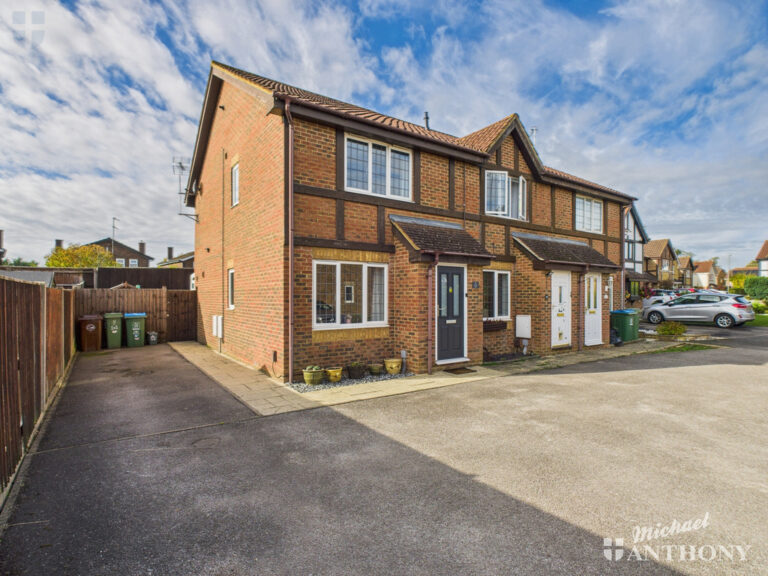 Shepherd Close, Aylesbury, Buckinghamshire Image