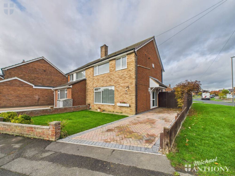 Ingram Avenue, Aylesbury, Buckinghamshire Image