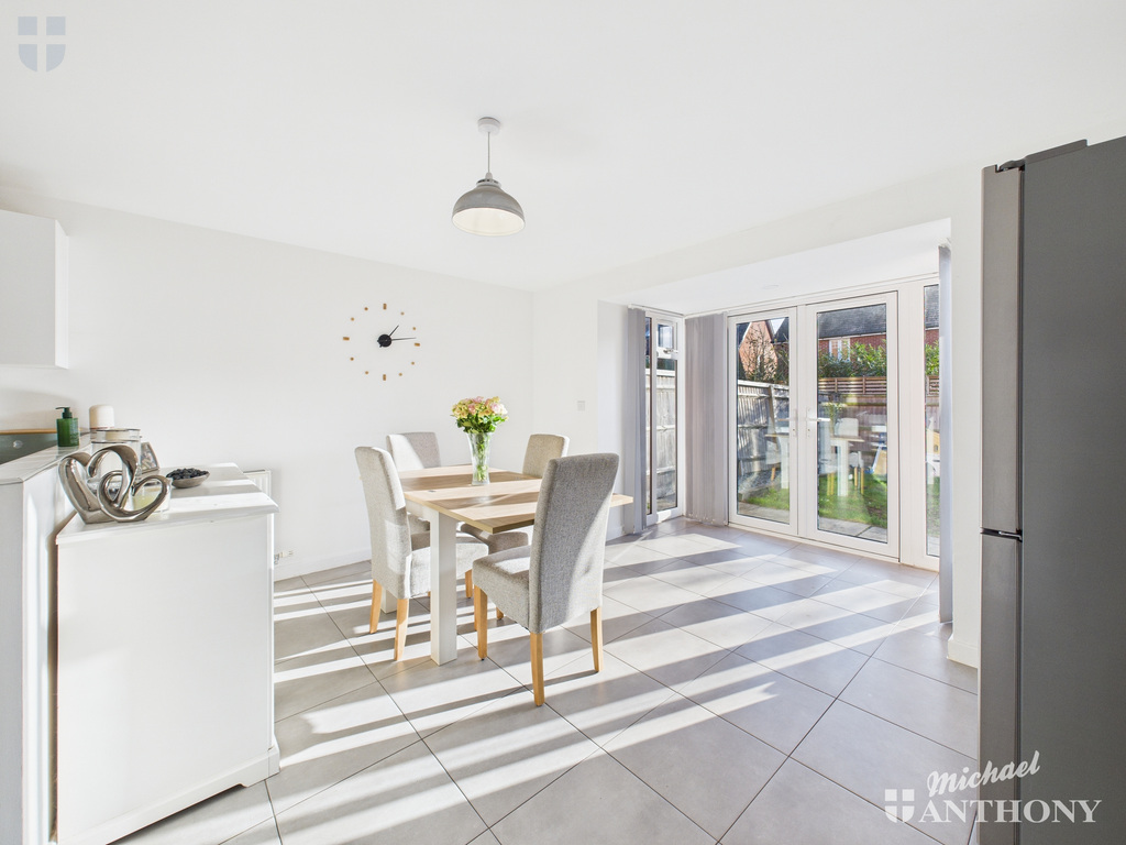 CAM03852G0-PR0483-ST