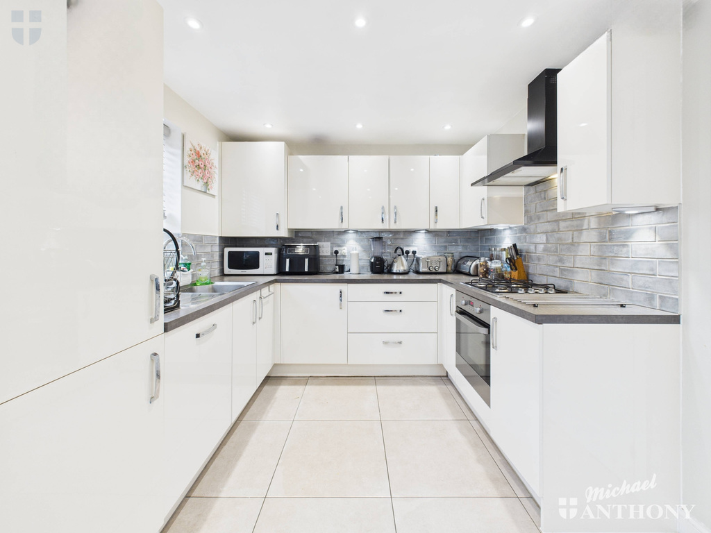 CAM03852G0-PR0482-ST