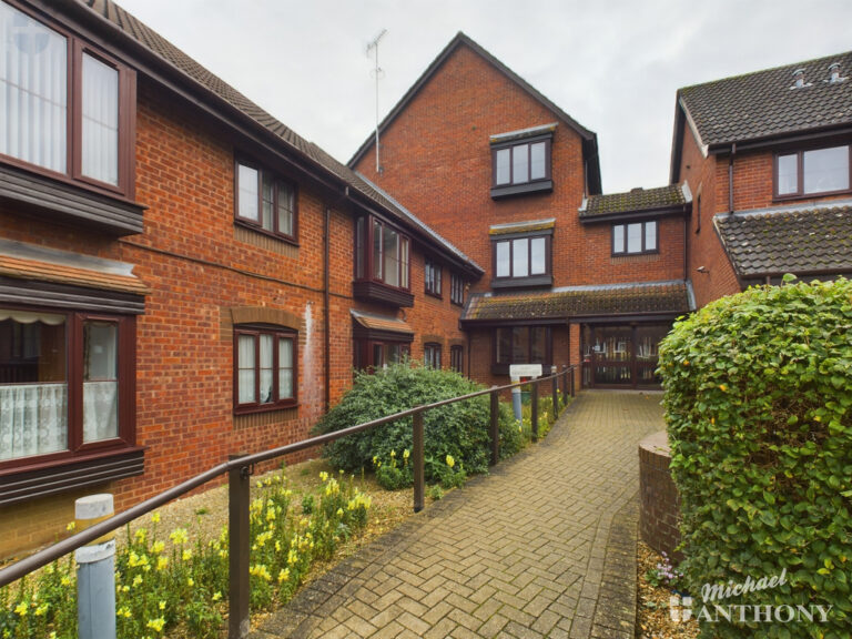 Churchill Court, Beaconsfield Road, Aylesbury Image