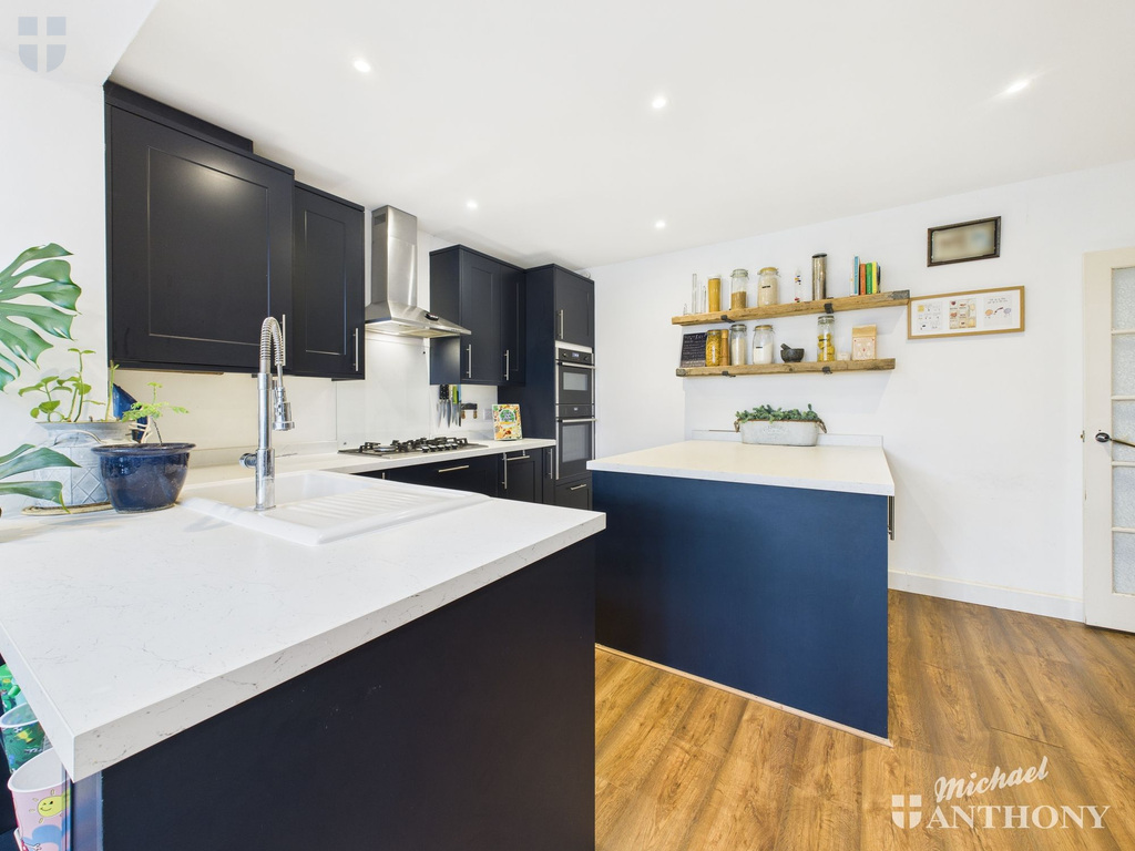 d3dadda8d5374086b1a5