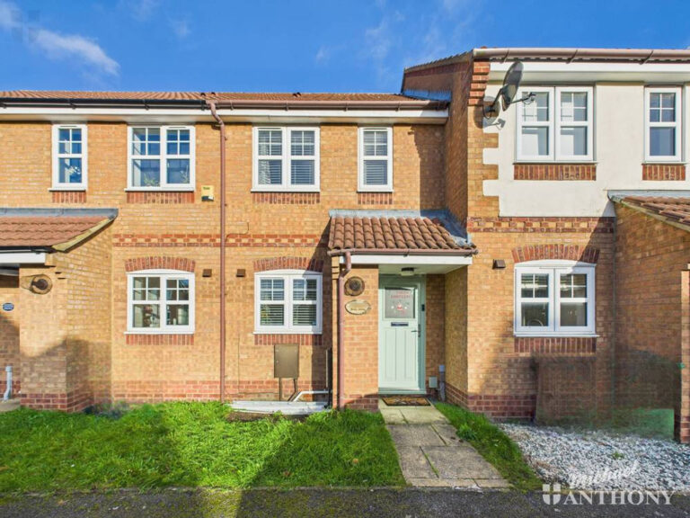 Holly Drive, Aylesbury, Buckinghamshire Image