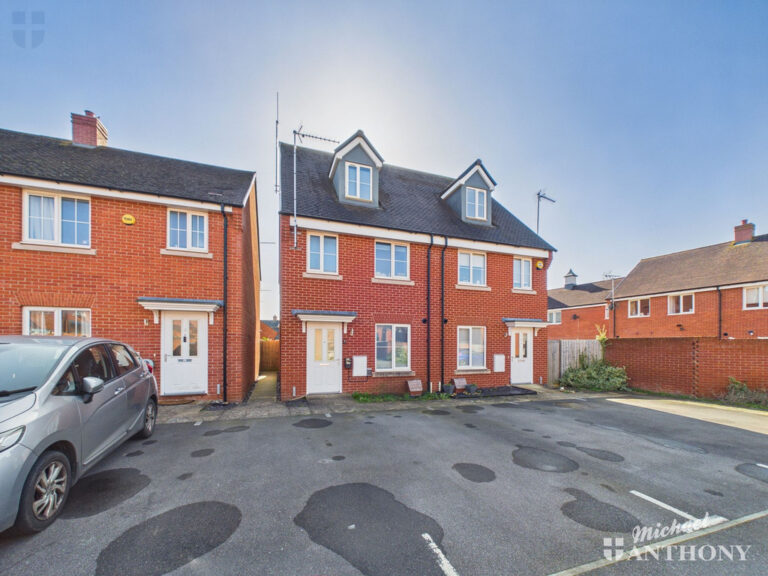 Moore Crescent, Aylesbury Image