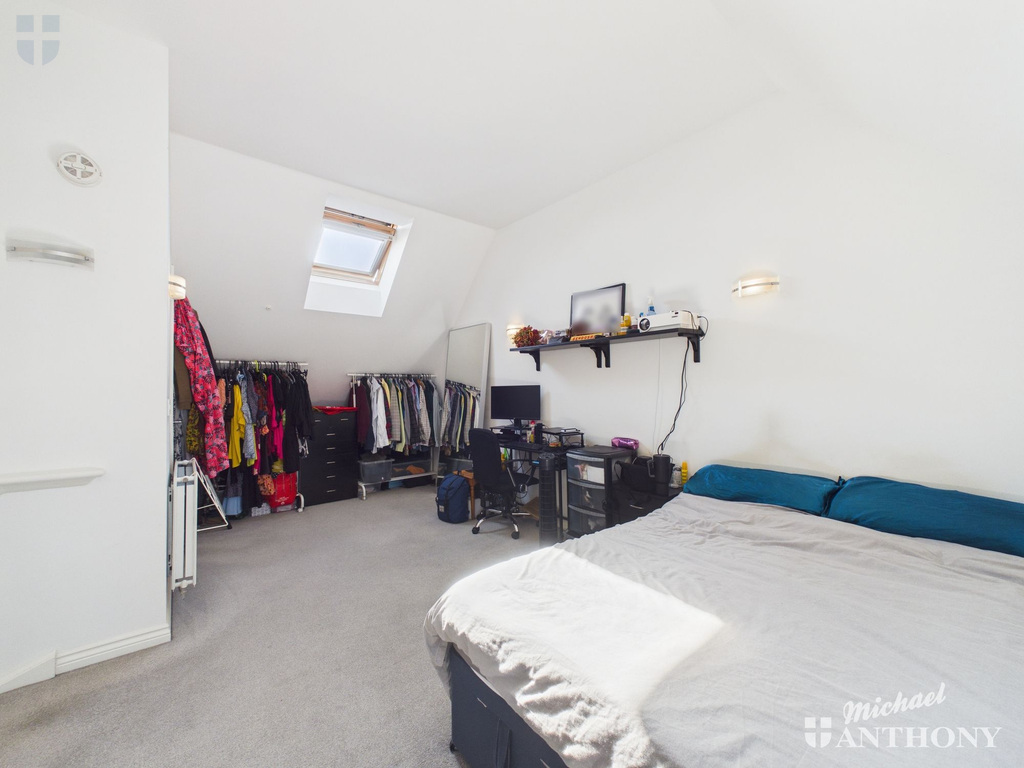 CAM03218G0-PR0935-ST