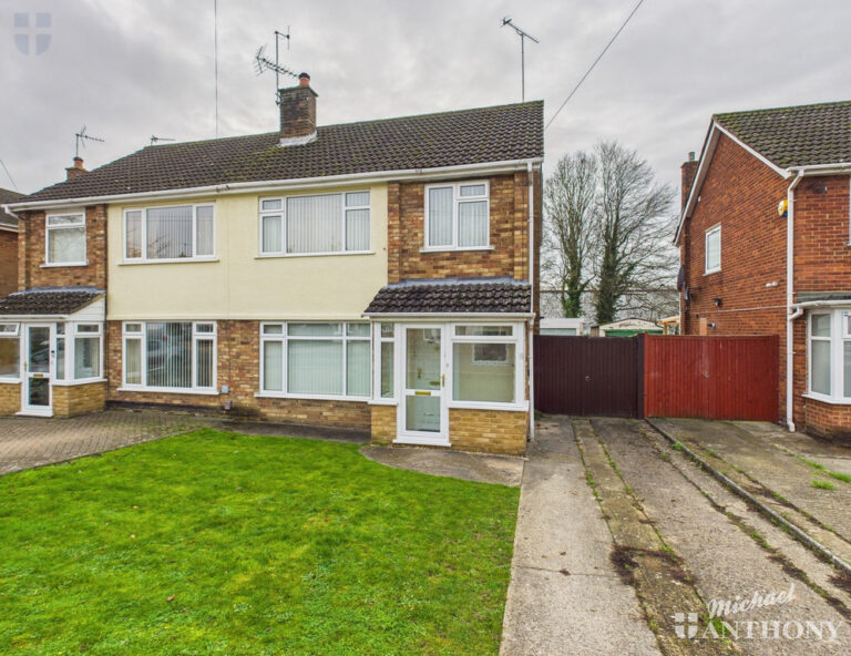 Stirling Avenue, Aylesbury Image