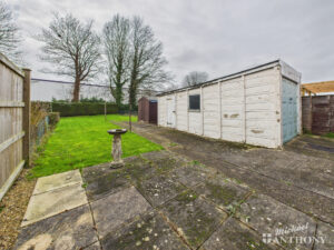 Stirling Avenue, Aylesbury