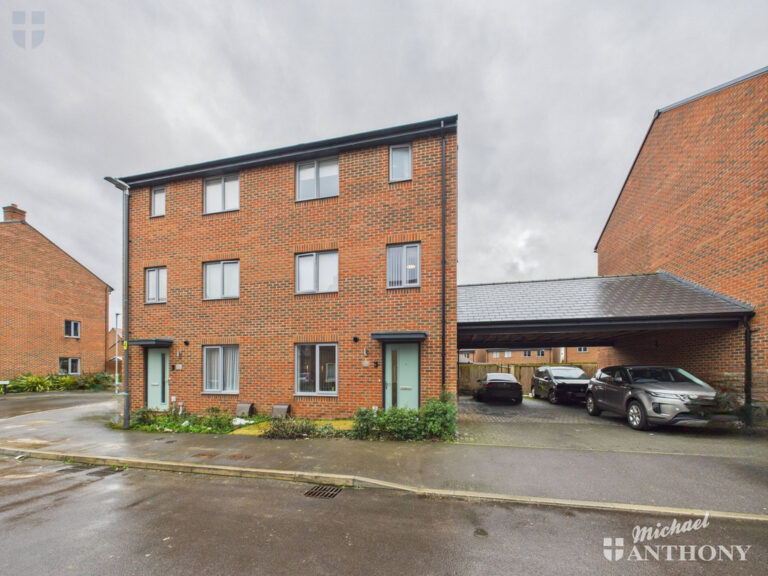 Kempster Way, Weston Turville