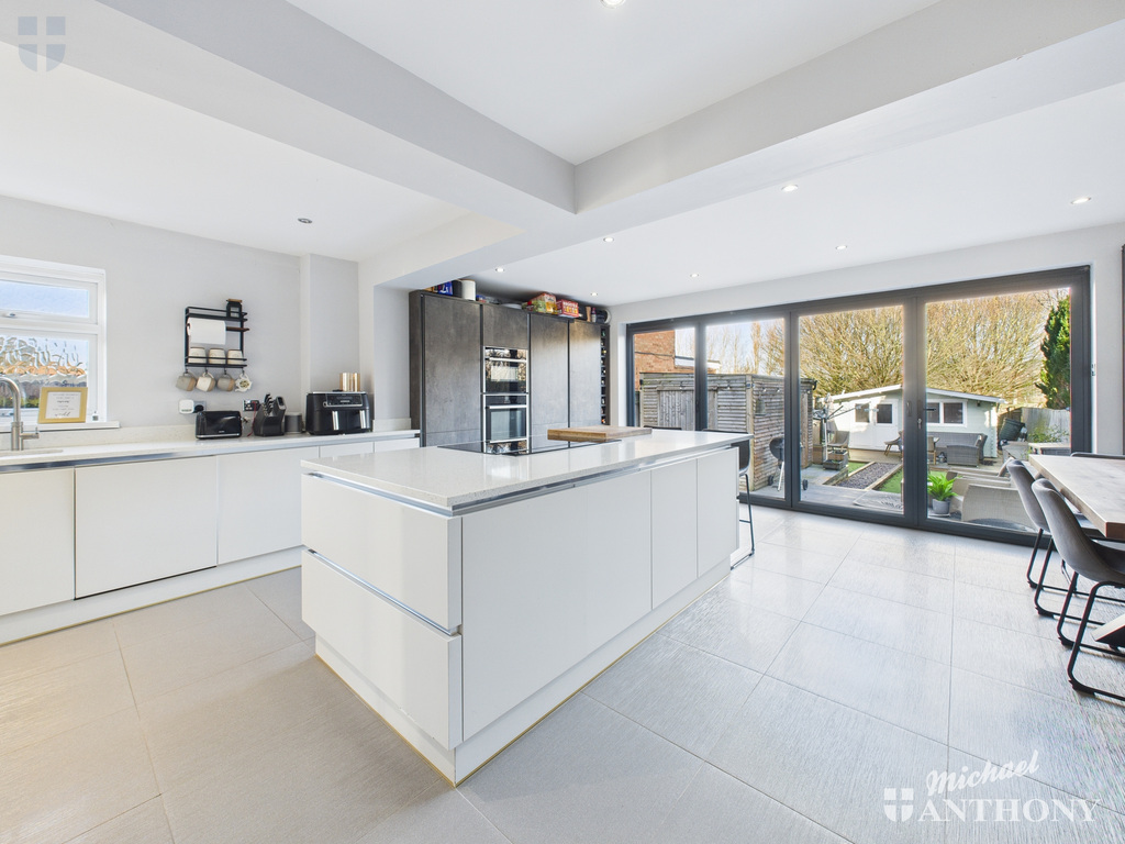 CAM03852G0-PR0538-ST