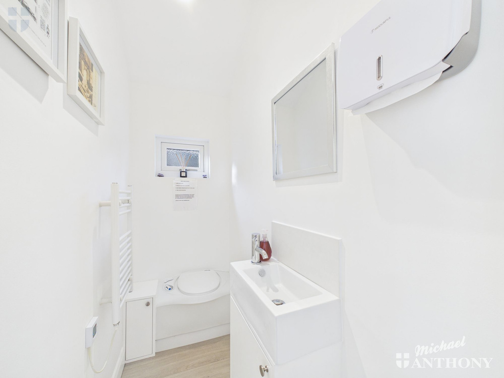 31f731e047054450a635