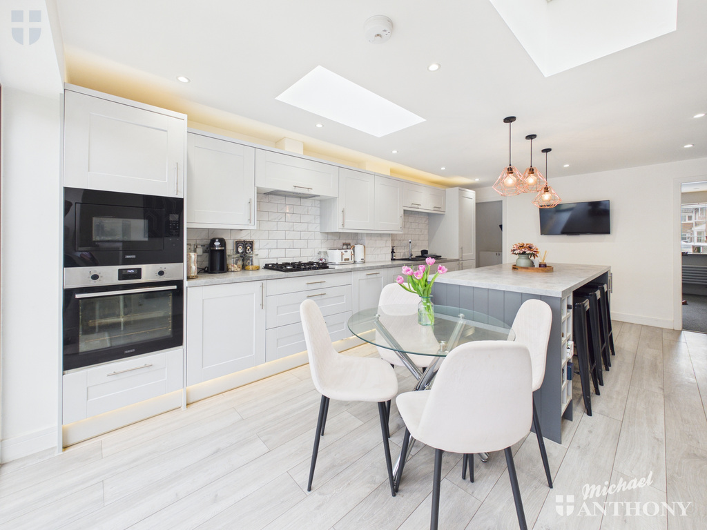 CAM03852G0-PR0642-ST