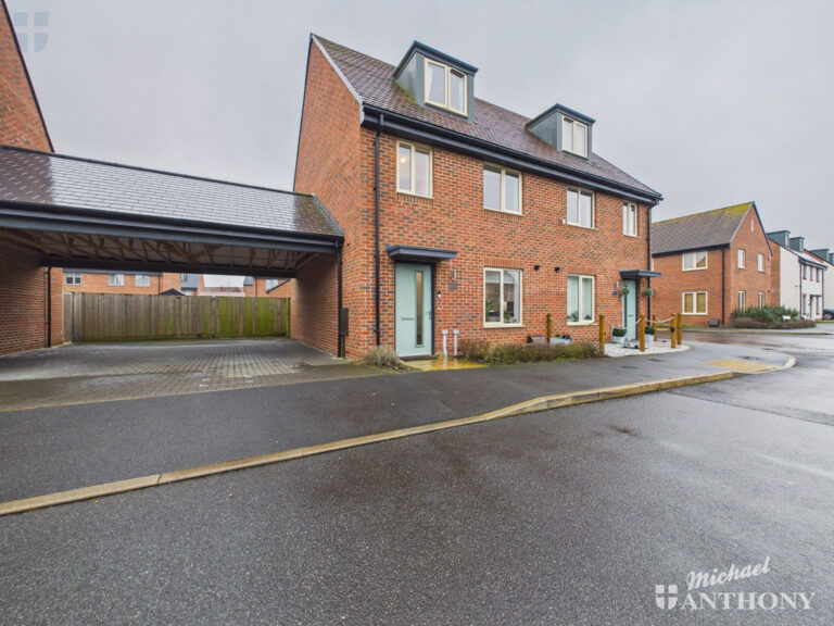 Axtell Way, Aston Reach