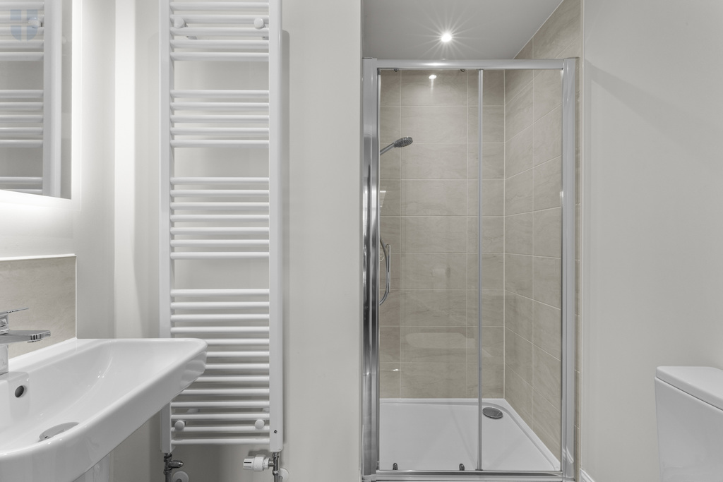 43 Sutton Grove, HP2