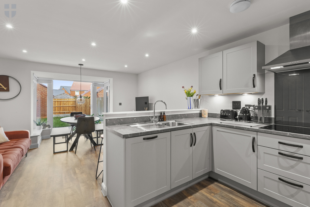 43 Sutton Grove, HP2