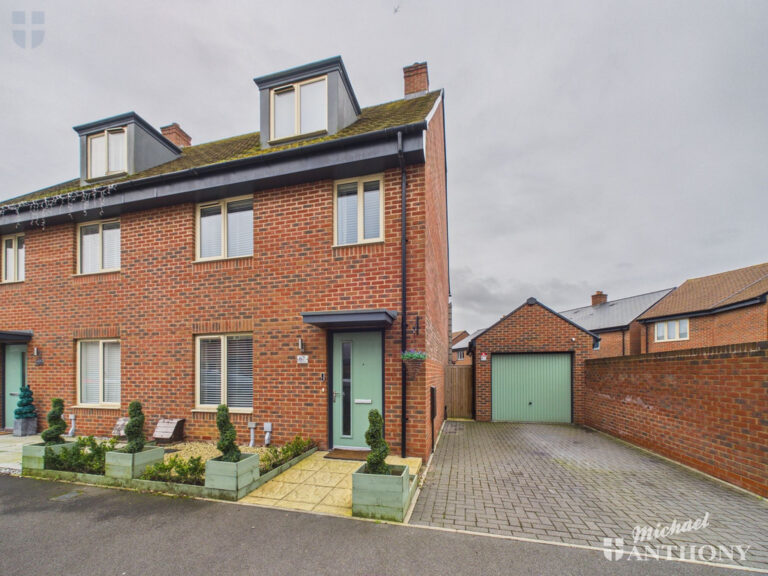 Kempster Way, Weston Turville Image