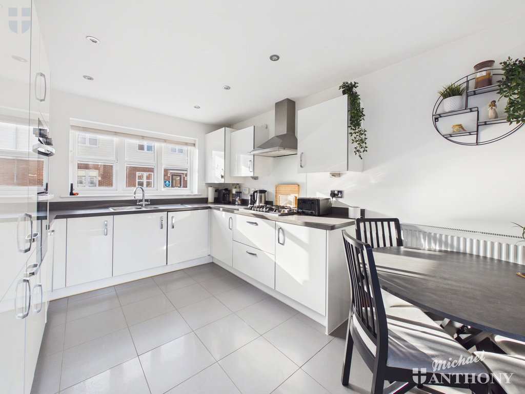 CAM03852G0-PR0565-ST