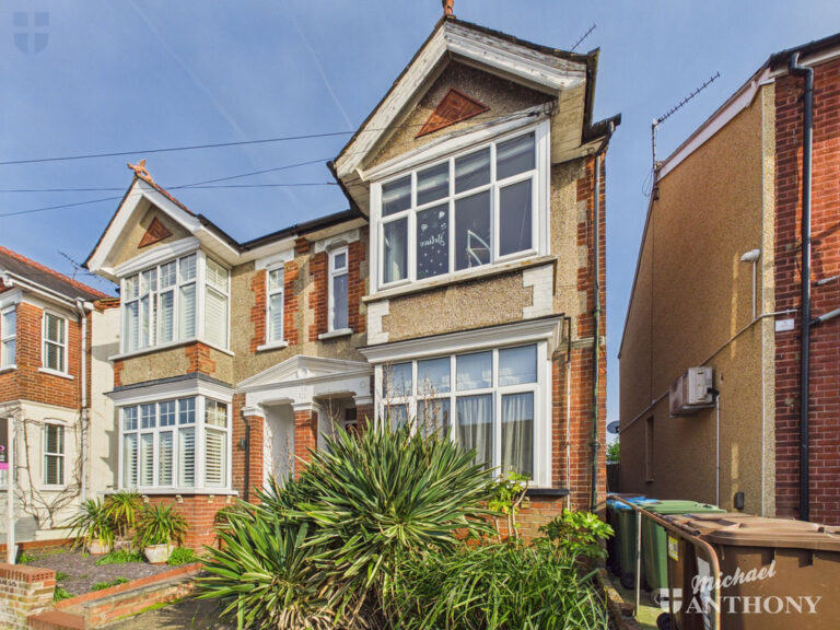 Vale Road, Aylesbury Image