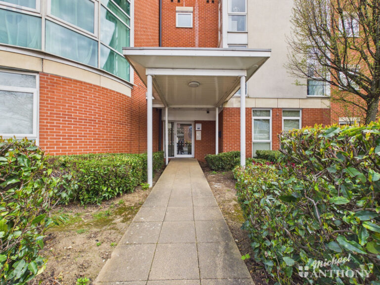 Kerr Place, Aylesbury, Buckinghamshire, HP21 7BB Image