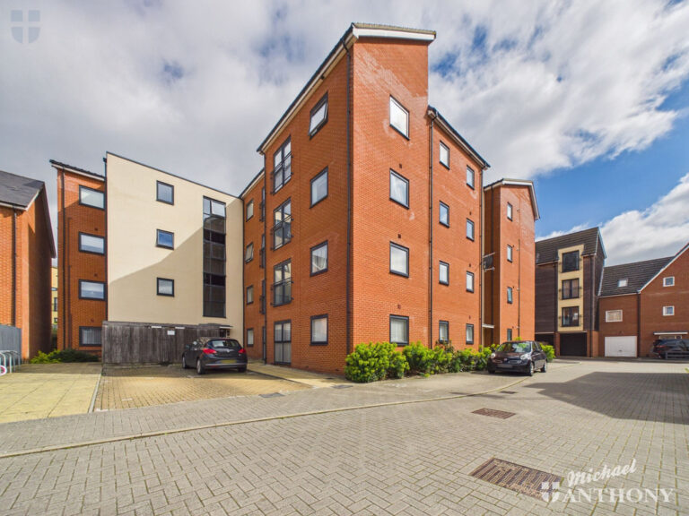 Boldison Close, Aylesbury Image