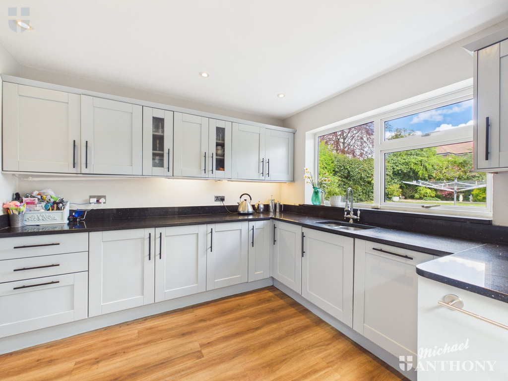 CAM03852G0-PR0635-ST