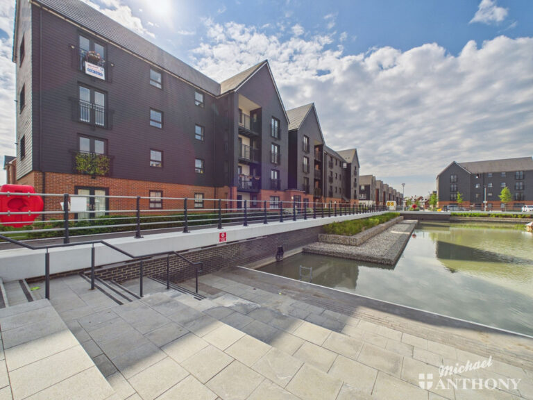Kingsbrook Basin, Broughton Image