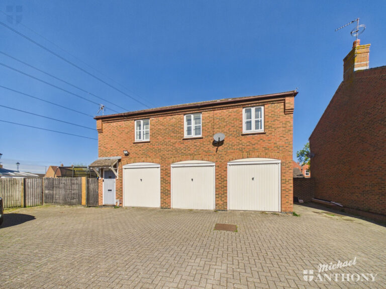 Fairford Leys Way, Aylesbury Image