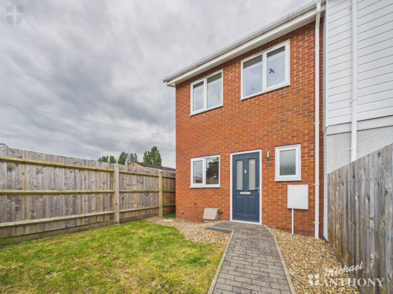 Russell Avenue, Aylesbury Image