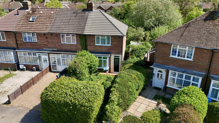 Cromwell Avenue, Aylesbury, Buckinghamshire Image