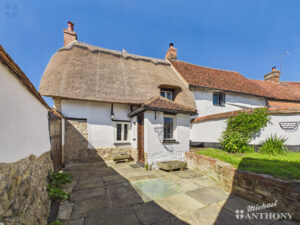 Aylesbury Road, Cuddington