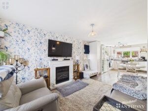 Berkhamsted Way, Broughton