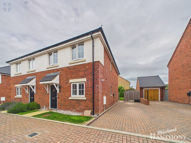 Botany Mews, Weston Turville