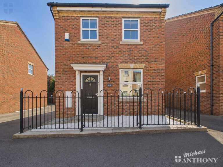 Great Meadow Way, Fairford Leys Image