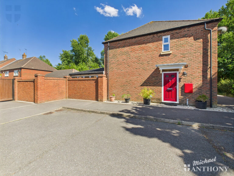 Eyre Close, AYLESBURY, HP19 7GQ Image