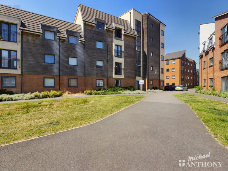 Aylesbury, Nr Town Centre