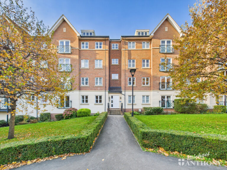 Viridian Square, Aylesbury Image