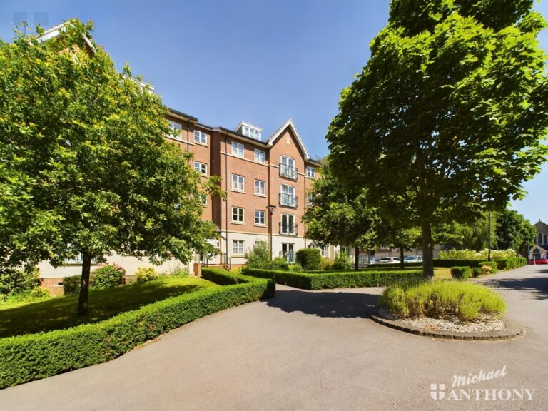 Viridian Square, Aylesbury, Buckinghamshire