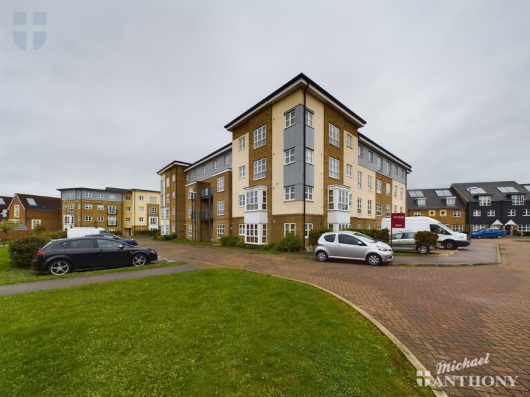 Gwendoline Buck Drive, Aylesbury, Buckinghamshire Image