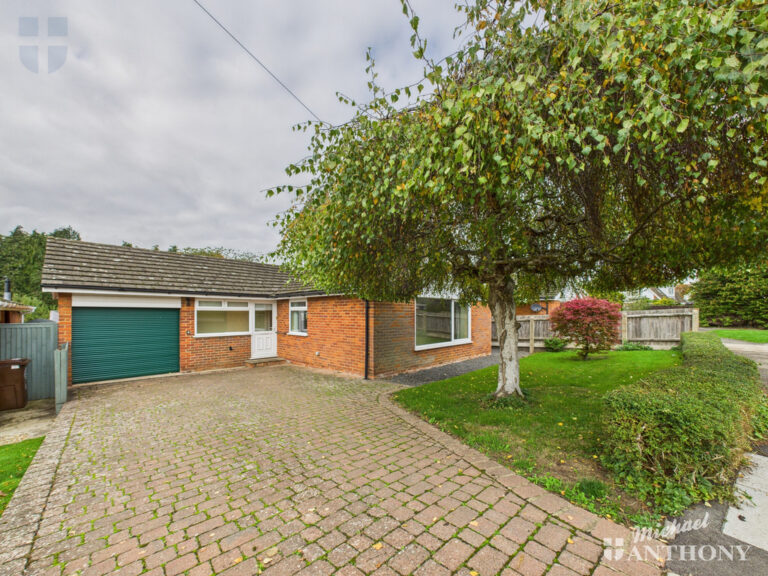 Copse Gate, Winslow, Buckingham, Buckinghamshire Image