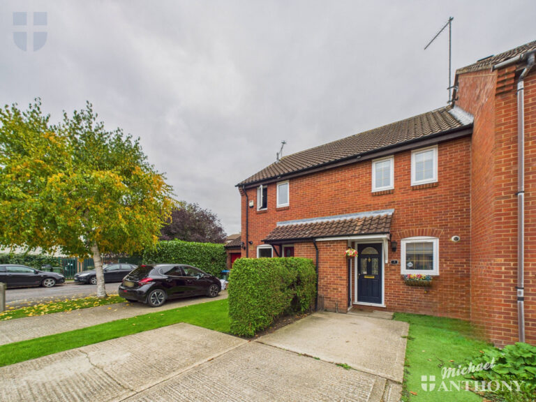Langstone Close, Aylesbury, Buckinghamshire Image